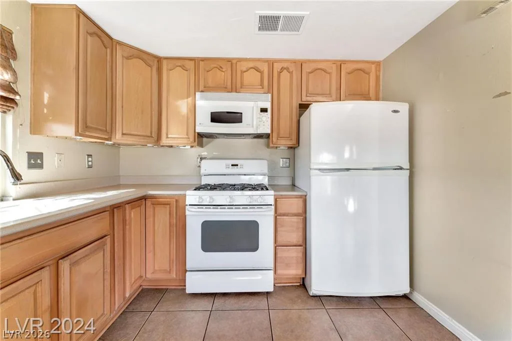 5206 Brentmead Drive — photo 4