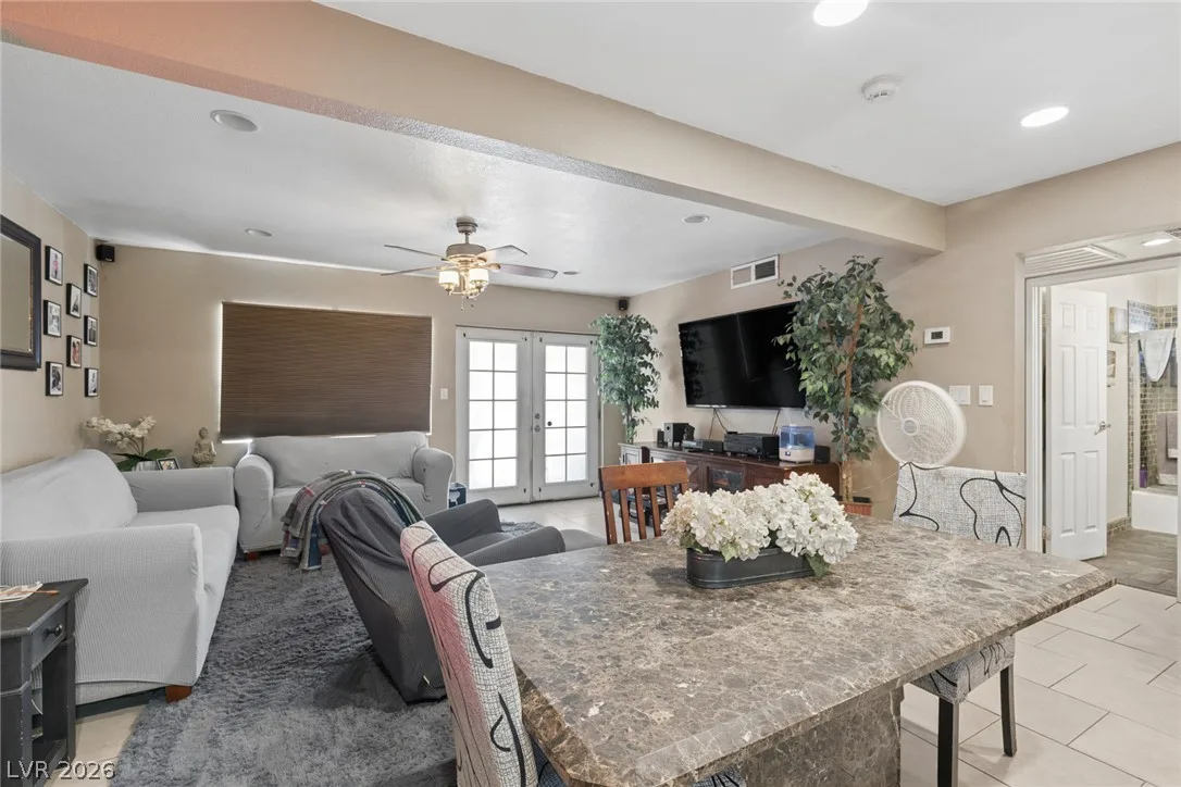 1305 North Mojave Road — photo 5