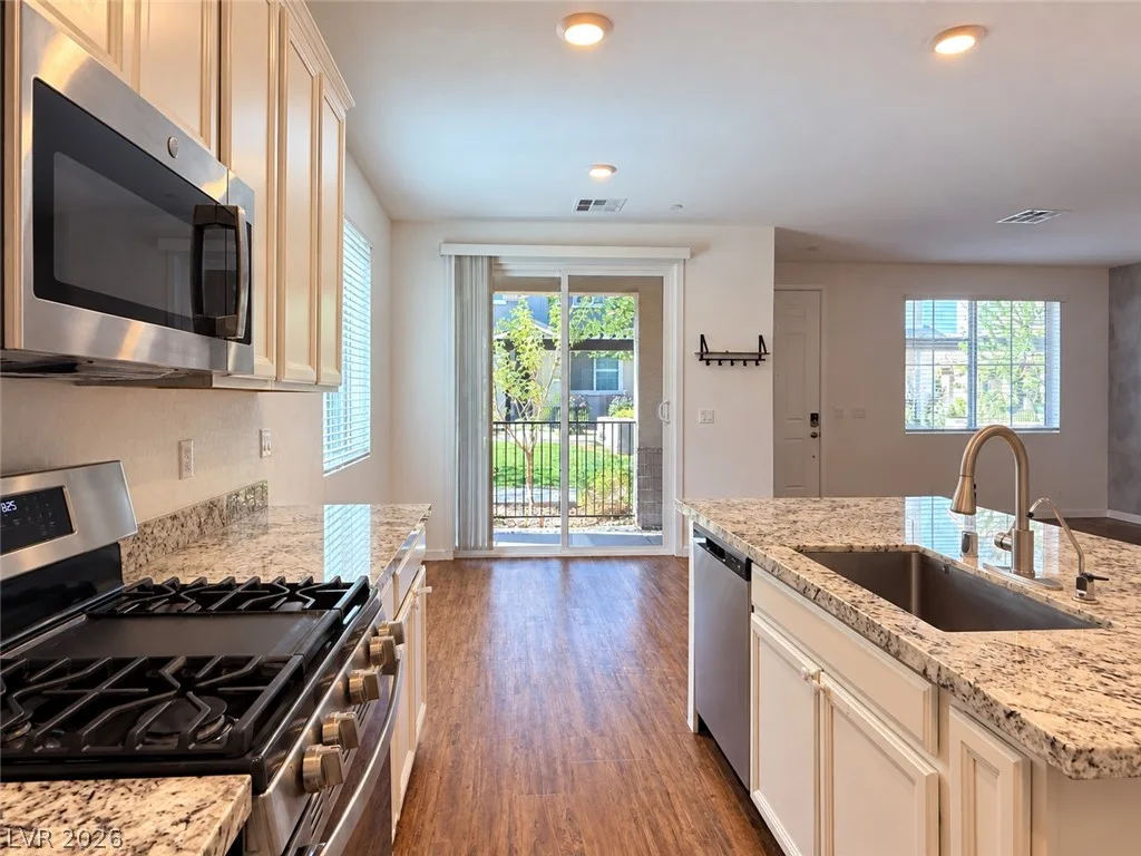 5730 Sky Pointe Drive 120 — photo 3