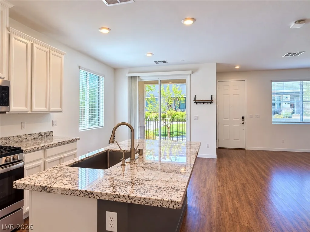 5730 Sky Pointe Drive 120 — photo 5