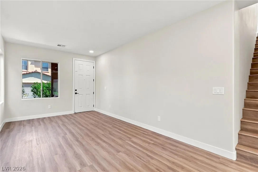 6565 La Placita Avenue — photo 2