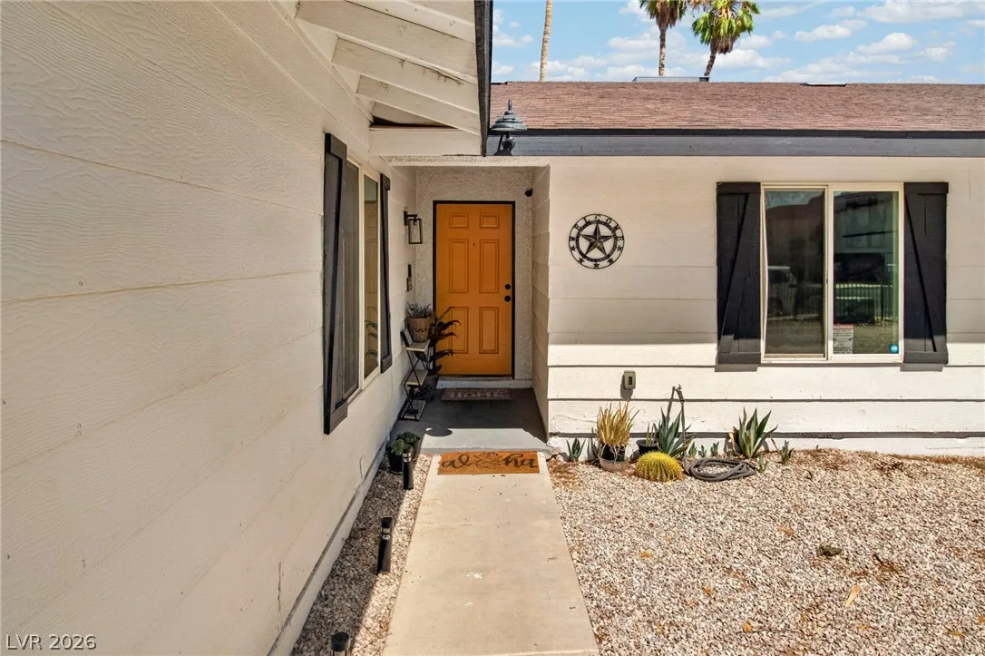 5452 Escondido Street — photo 4