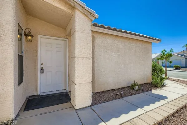 884 Cozy Valley Street — photo 3