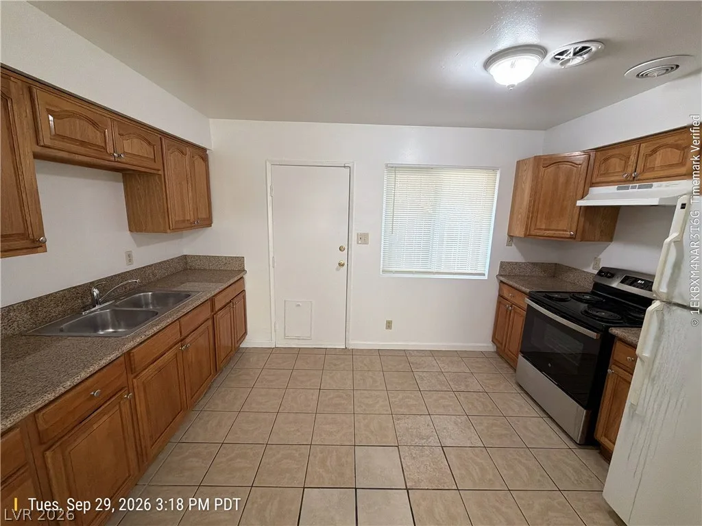 2118 Marlin Avenue 1/2 — photo 3