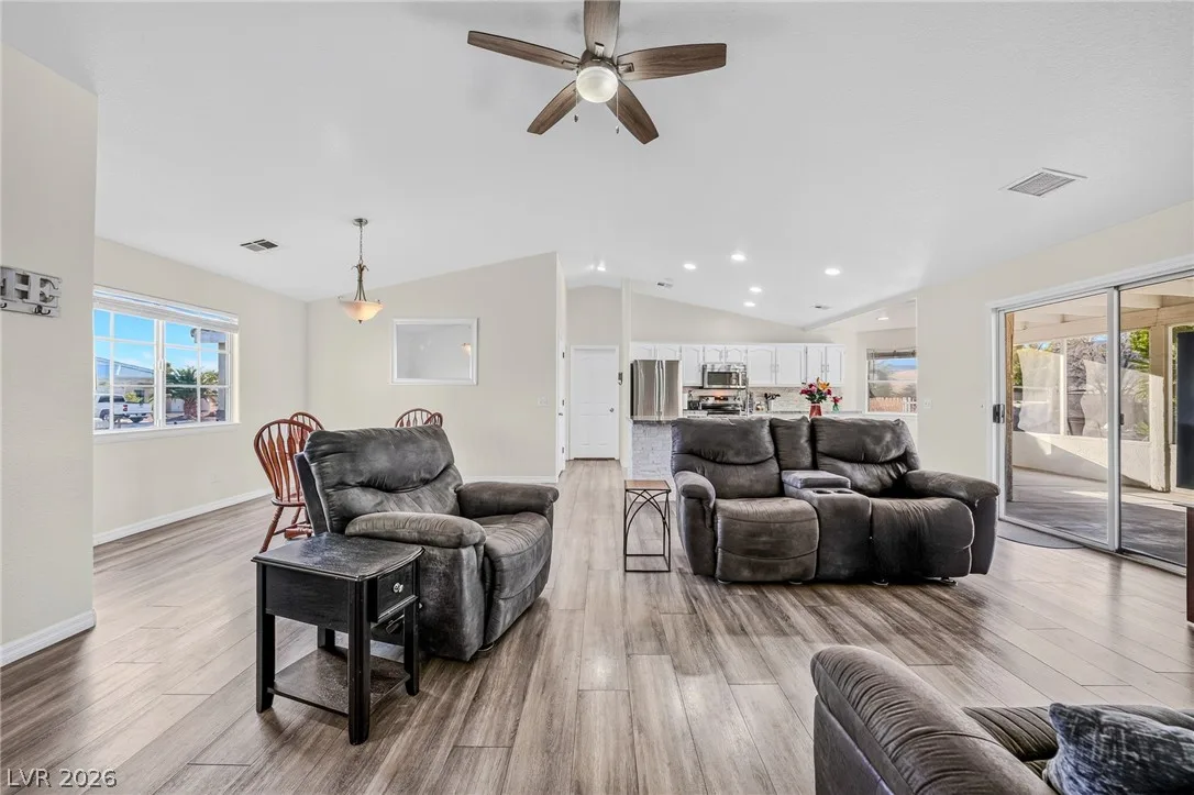 720 Indian Wells Court — photo 4