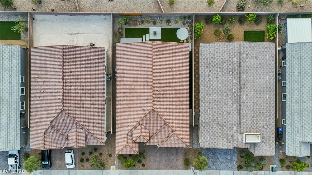7437 Phoenix Falls Street — photo 5