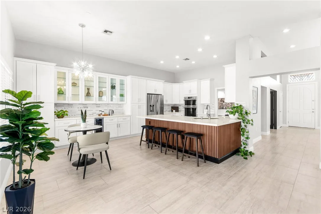 2900 Crown Ridge Drive — photo 1