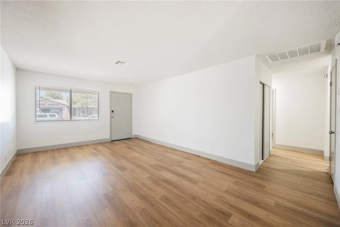 2705 Valparaiso Street — photo 3