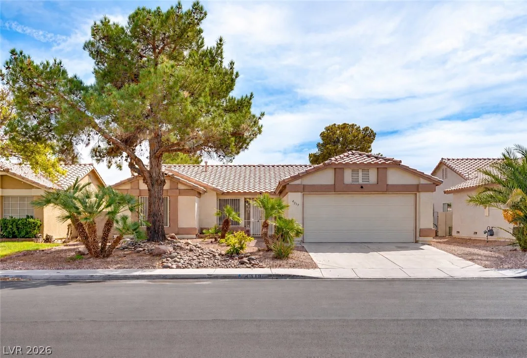 4319 Pageantry Falls Drive — photo 1