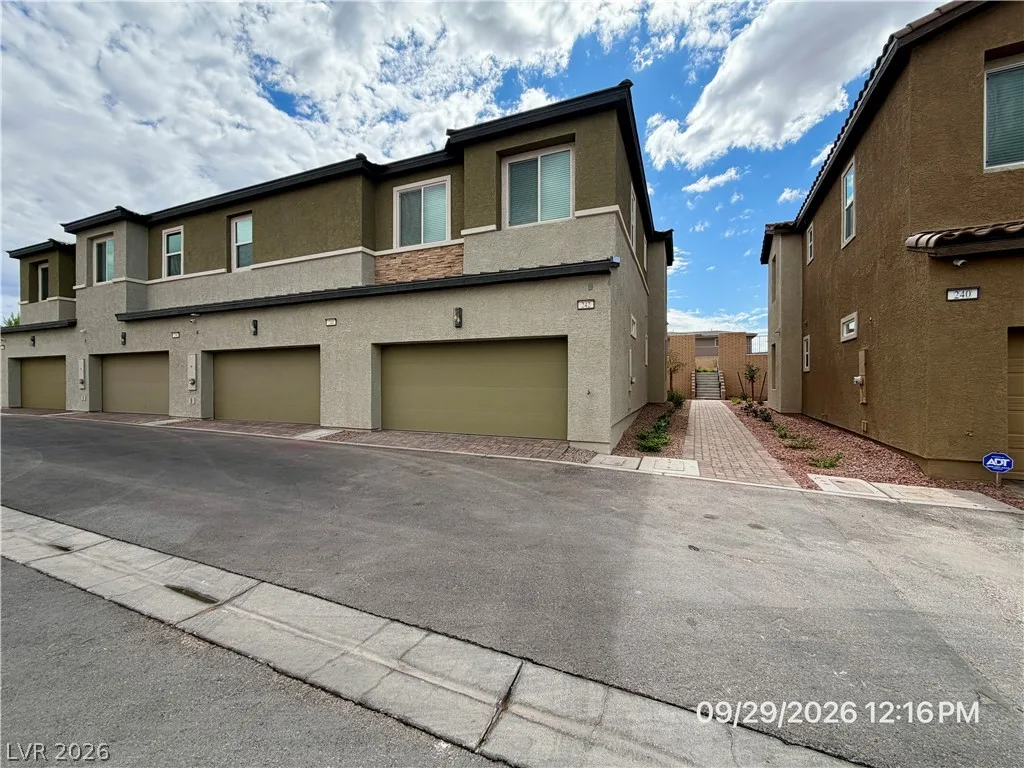 242 Freeport View Place — photo 2