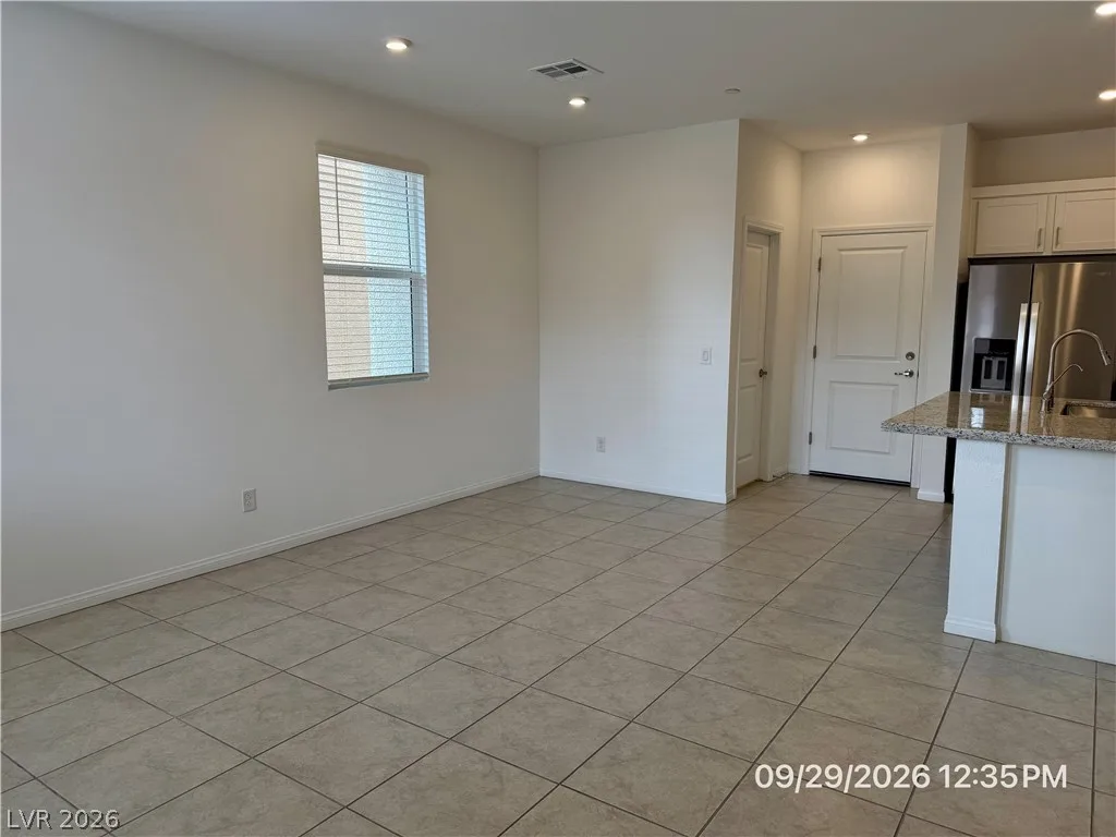 242 Freeport View Place — photo 4