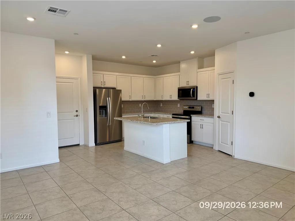 242 Freeport View Place — photo 5