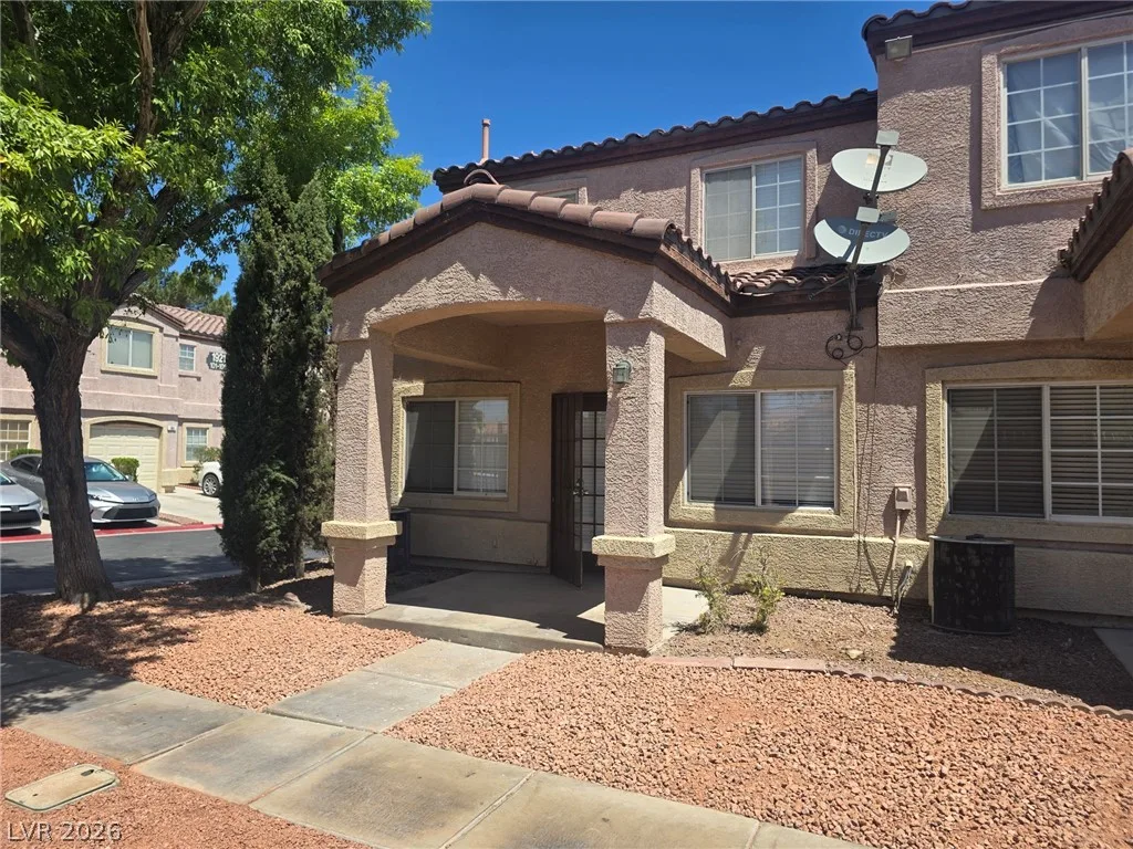 2517 Danborough Court 106 — photo 2