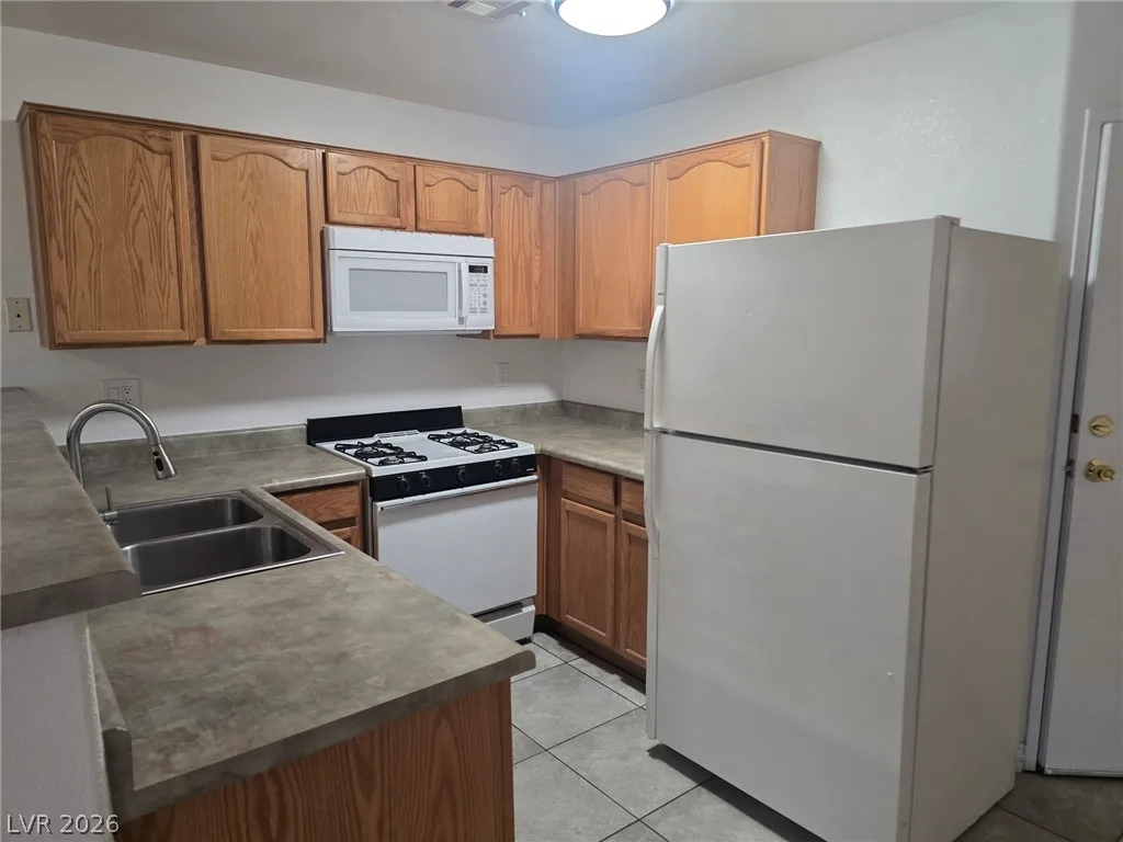 2517 Danborough Court 106 — photo 5