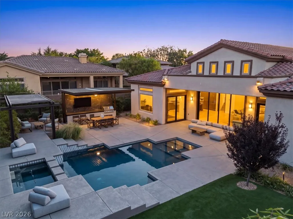 4 El Macero Court — photo 2