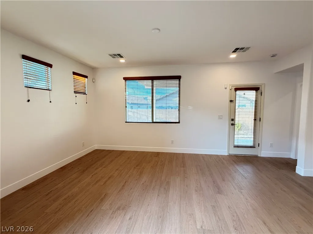 180 Flat Slate Avenue — photo 3