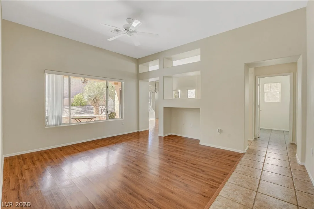 2105 Red Dawn Sky Street — photo 2