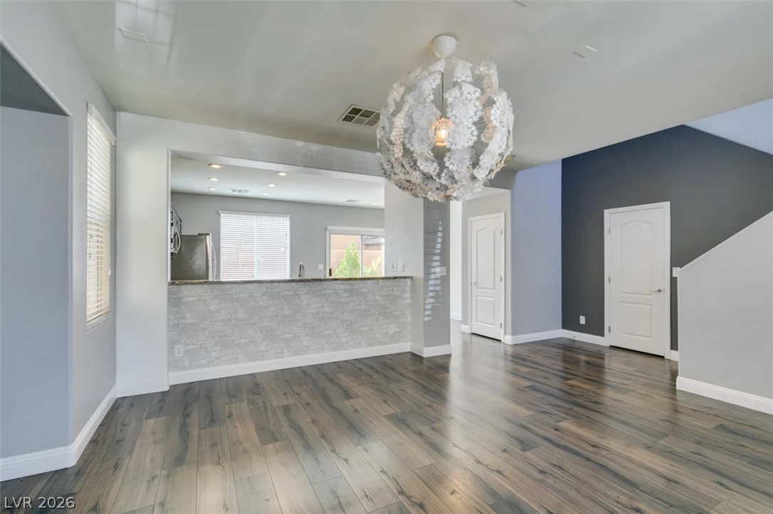 8365 Rygate Avenue — photo 4