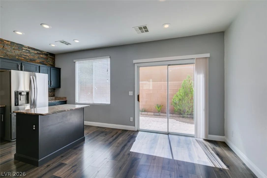 8365 Rygate Avenue — photo 5