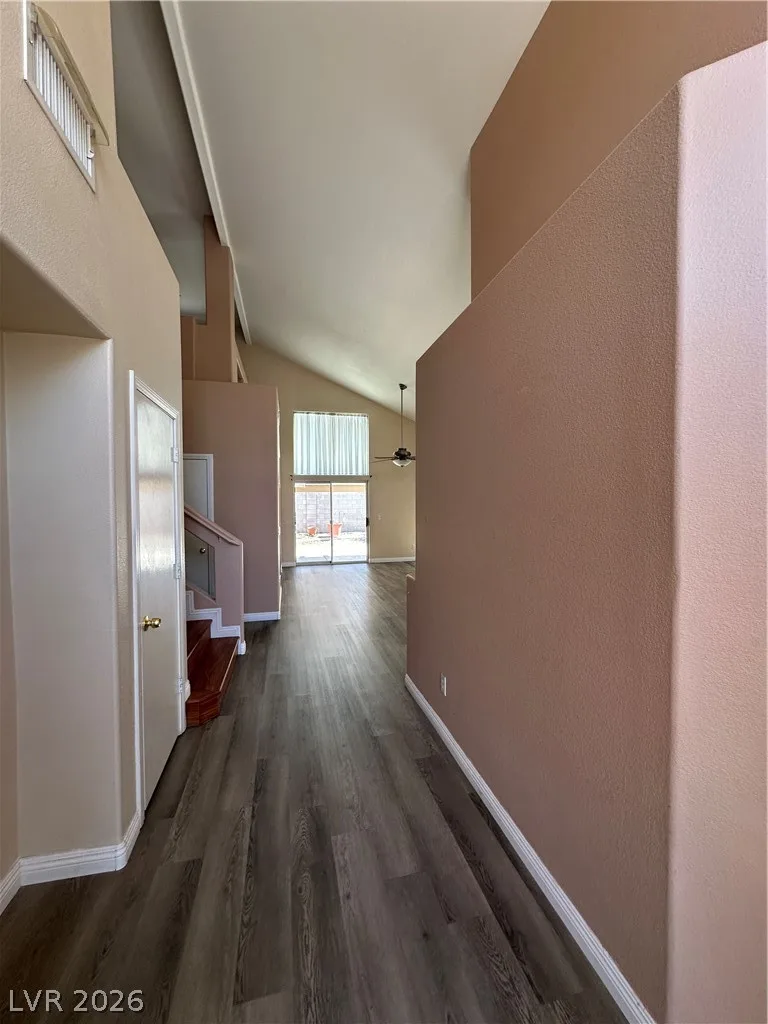 903 Sterling Thorn Court — photo 2