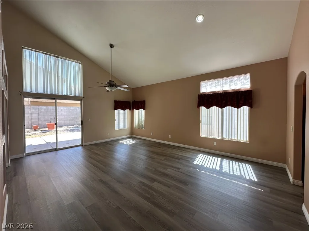903 Sterling Thorn Court — photo 3