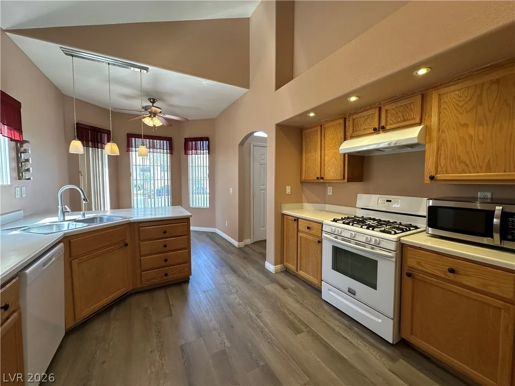 903 Sterling Thorn Court — photo 5