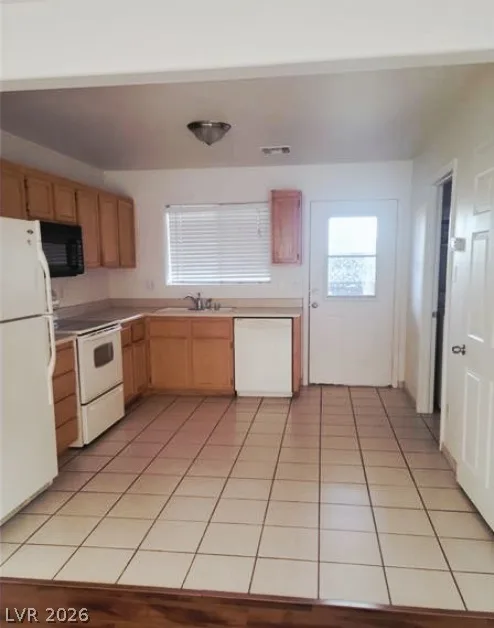 6761 Holmby Avenue C5 — photo 3