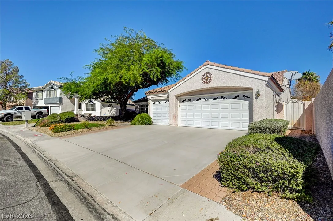 950 Denberry Way — photo 4