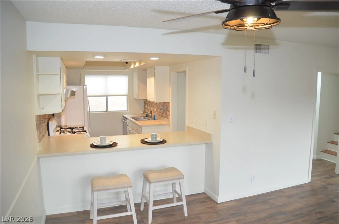 773 Cathy Lane — photo 2