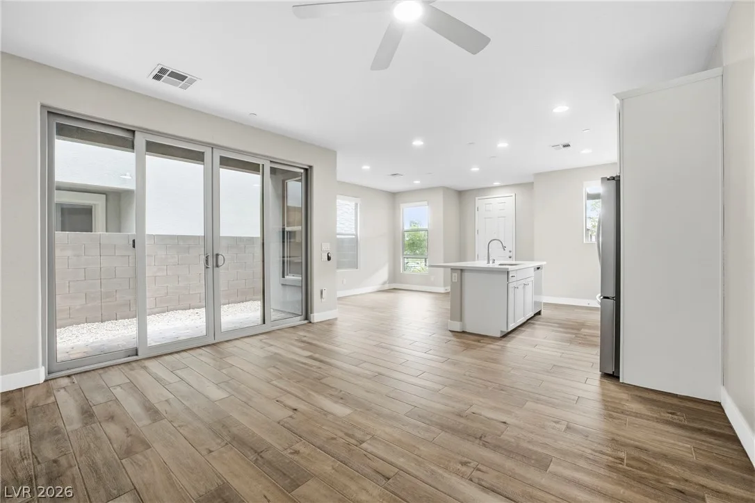 11677 Emerald Lake Avenue — photo 4