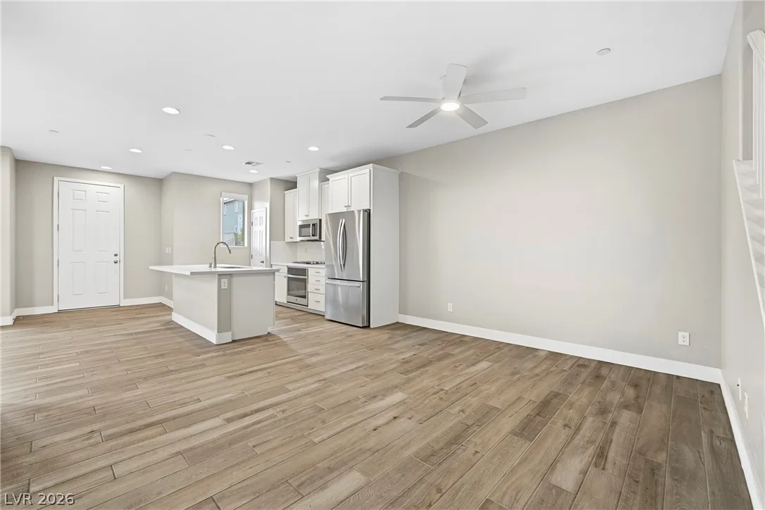11677 Emerald Lake Avenue — photo 5