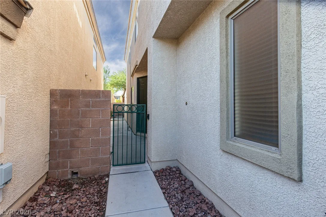 5273 Coral Ribbon Avenue — photo 3