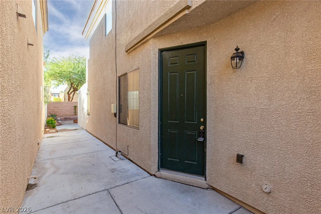 5273 Coral Ribbon Avenue — photo 4