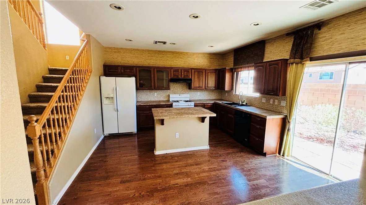 7772 Soda Canyon Street — photo 3