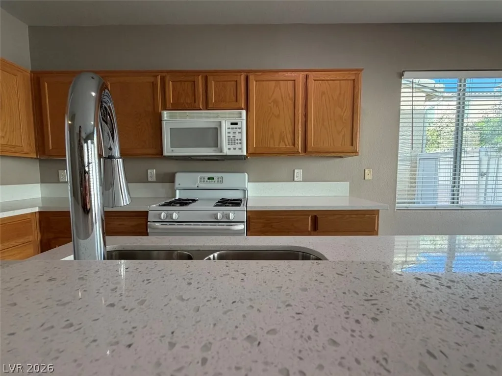 8432 Viansa Loma Avenue — photo 4