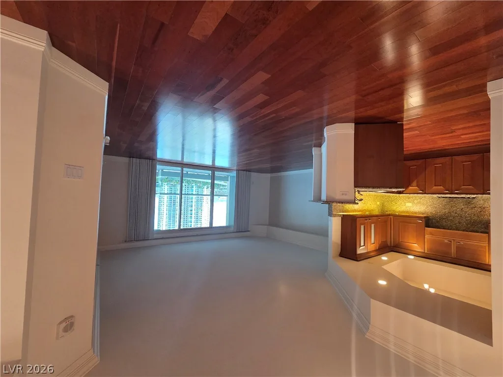 2777 Paradise Road 608 — photo 2