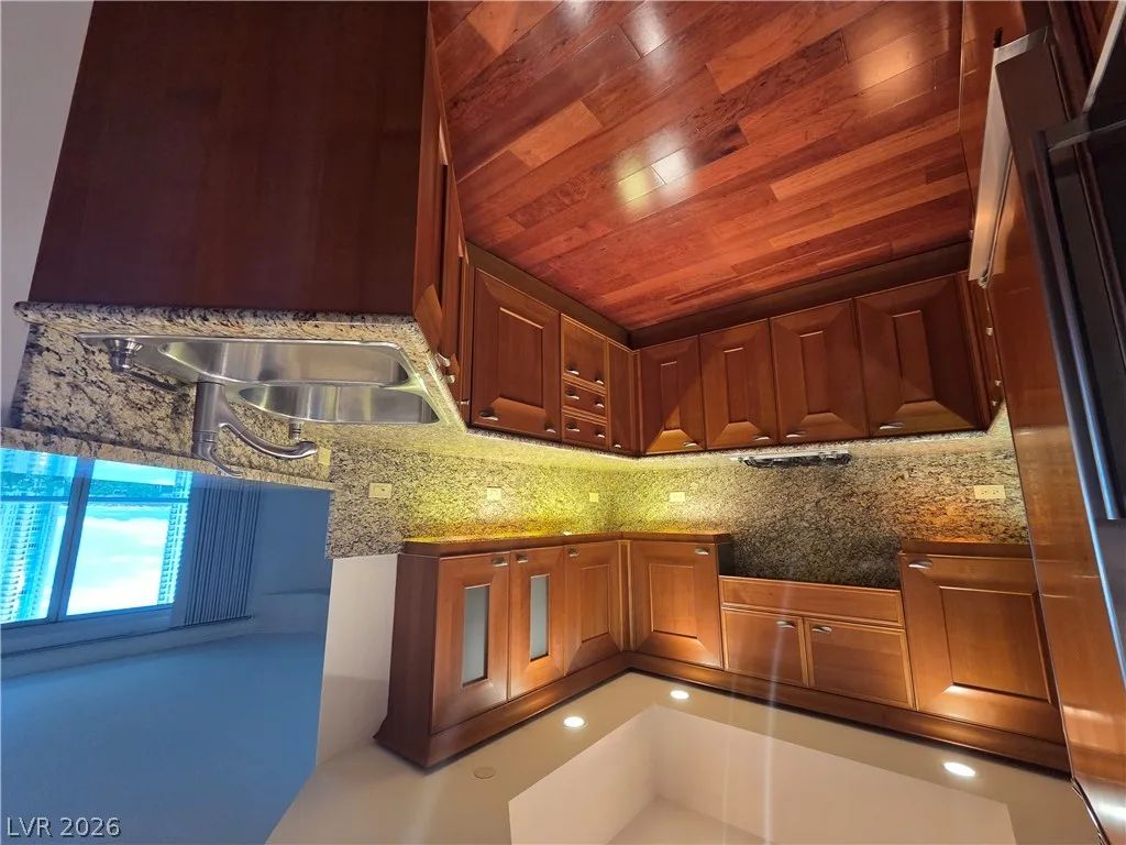 2777 Paradise Road 608 — photo 4