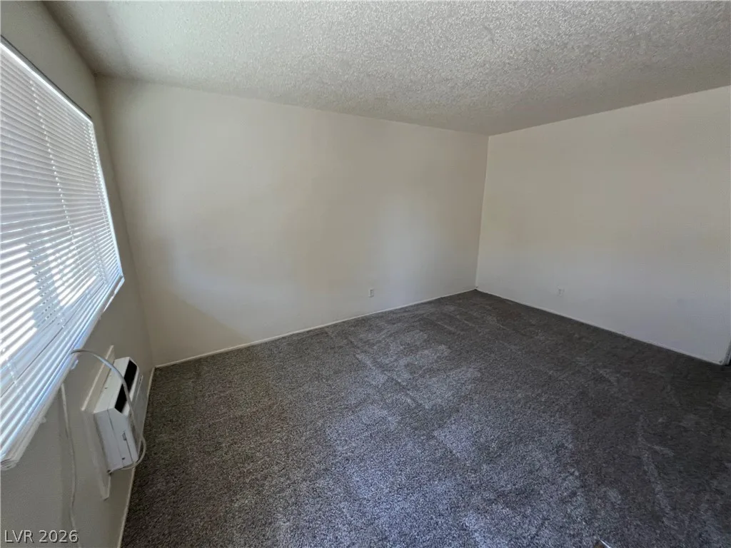 2300 Sunrise Avenue 7 — photo 3