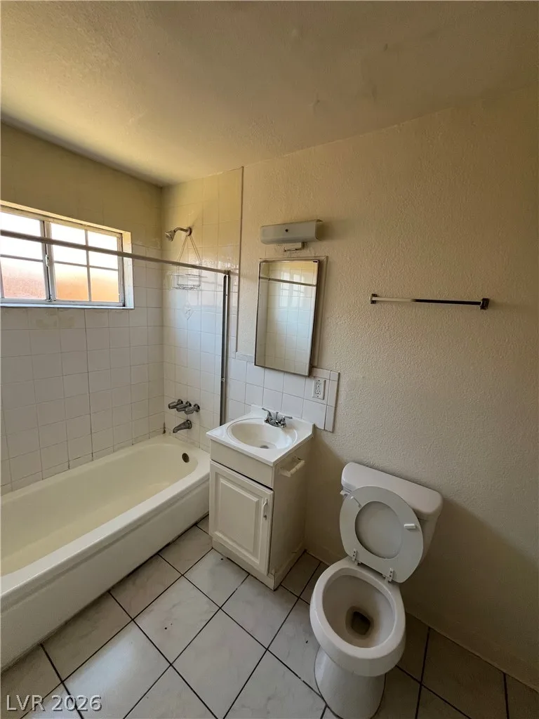 2300 Sunrise Avenue 7 — photo 5