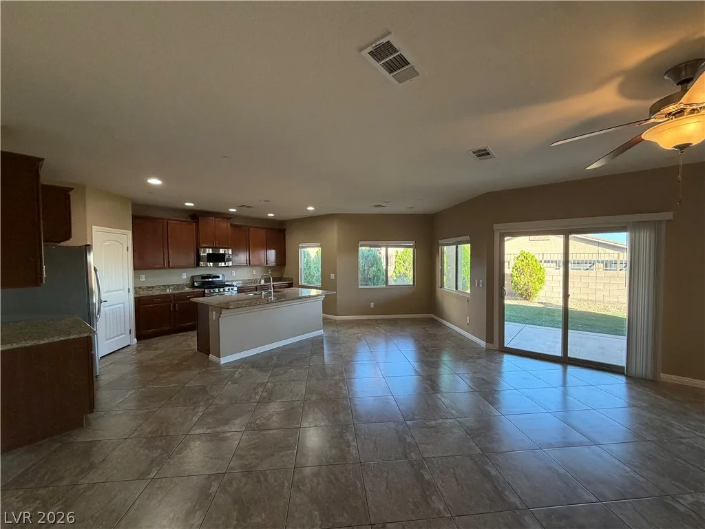 816 Applecross Avenue — photo 3
