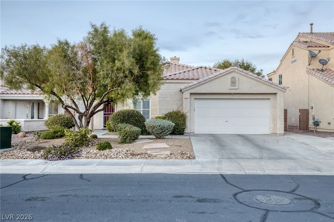 222 Horizon Peak Drive — photo 2