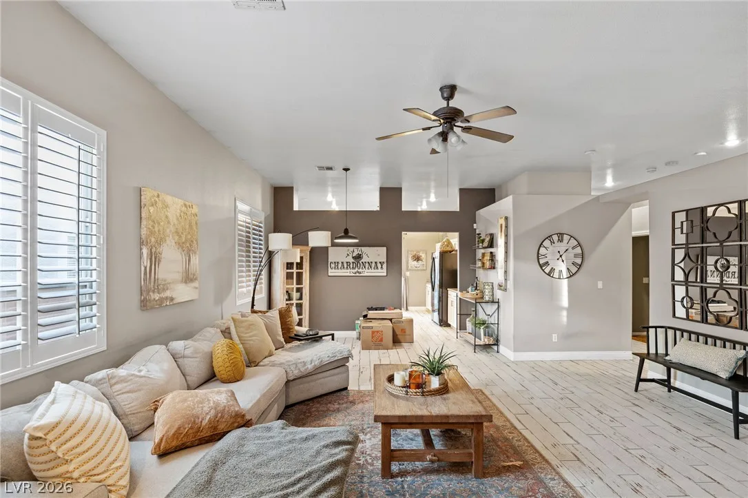 222 Horizon Peak Drive — photo 4