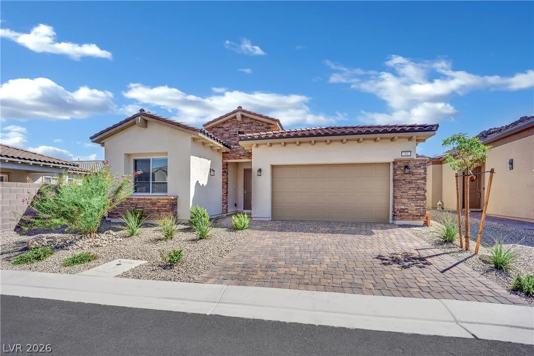 92 Ibiza Lake Drive — photo 3
