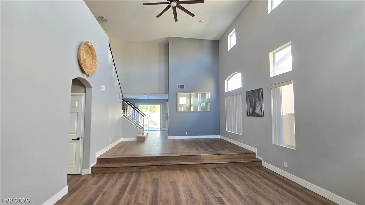 9860 Ridge Hill Avenue — photo 5