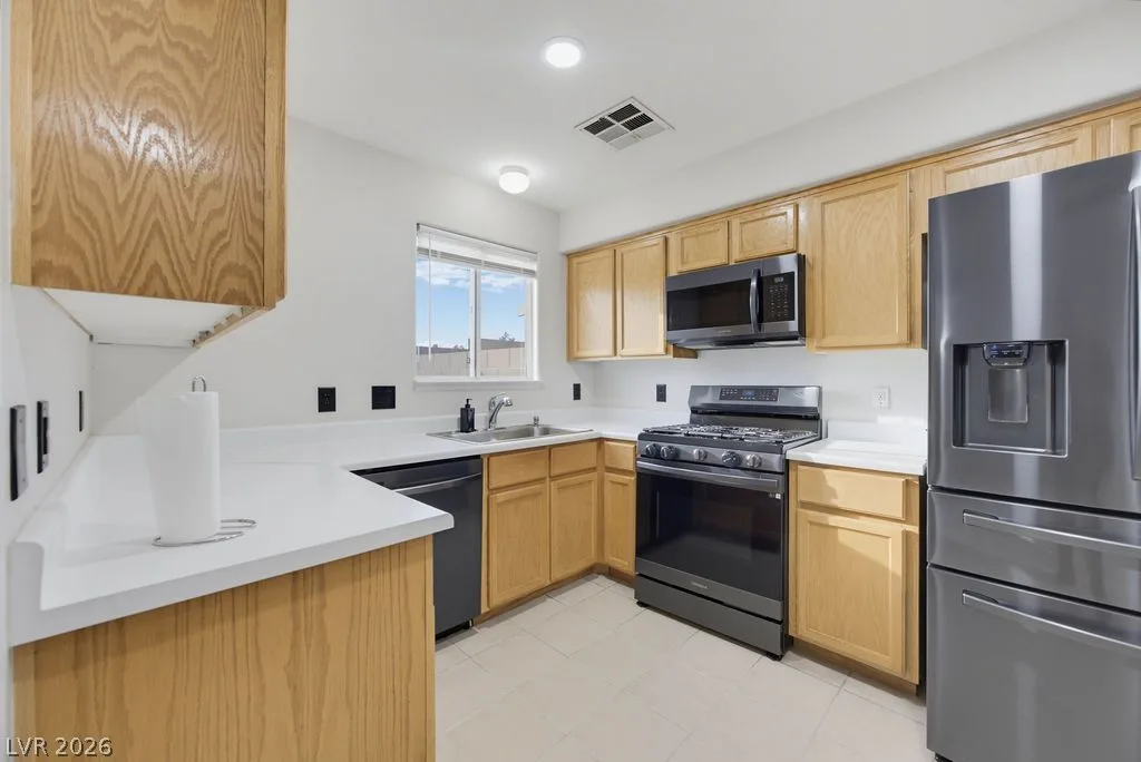 715 Peregrine Falcon Street — photo 2