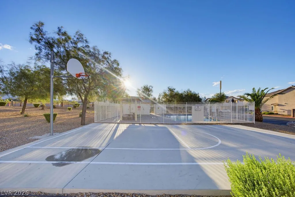715 Peregrine Falcon Street — photo 5