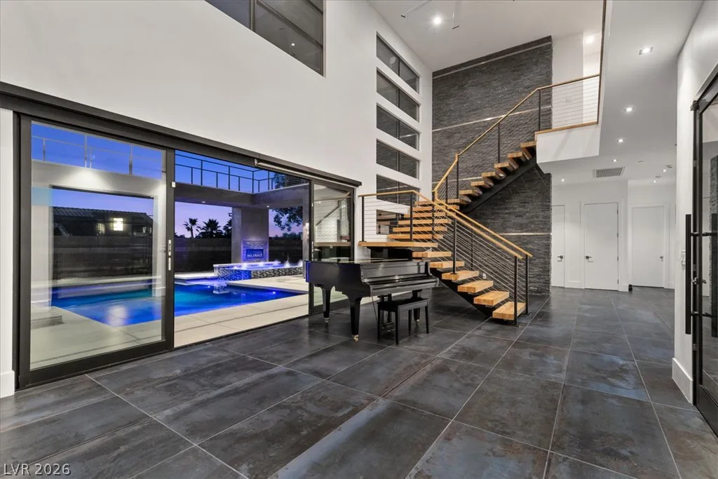 2839 Edgemont Drive — photo 3
