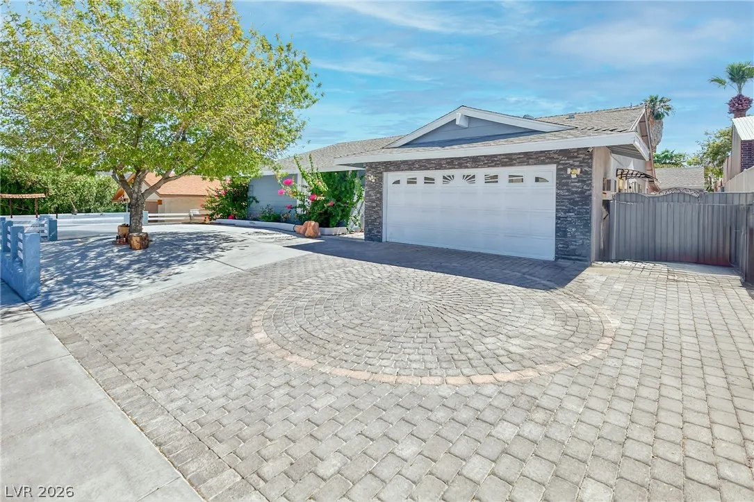 3959 Briarcrest Court — photo 1