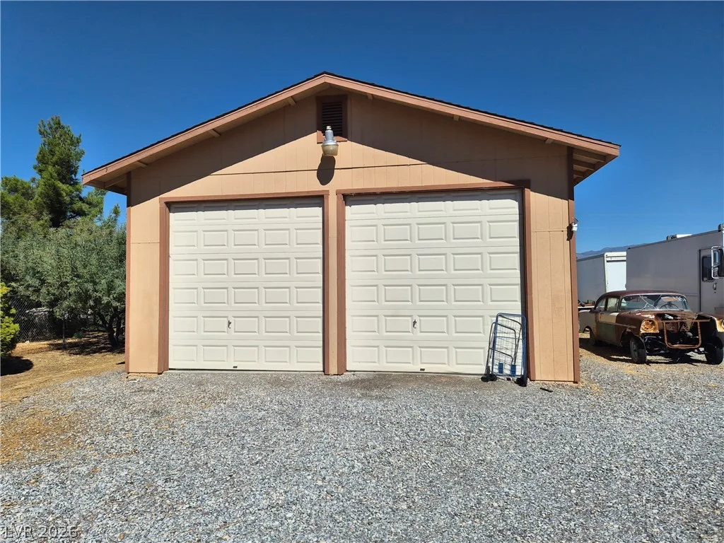 670 West Calvada Boulevard — photo 3
