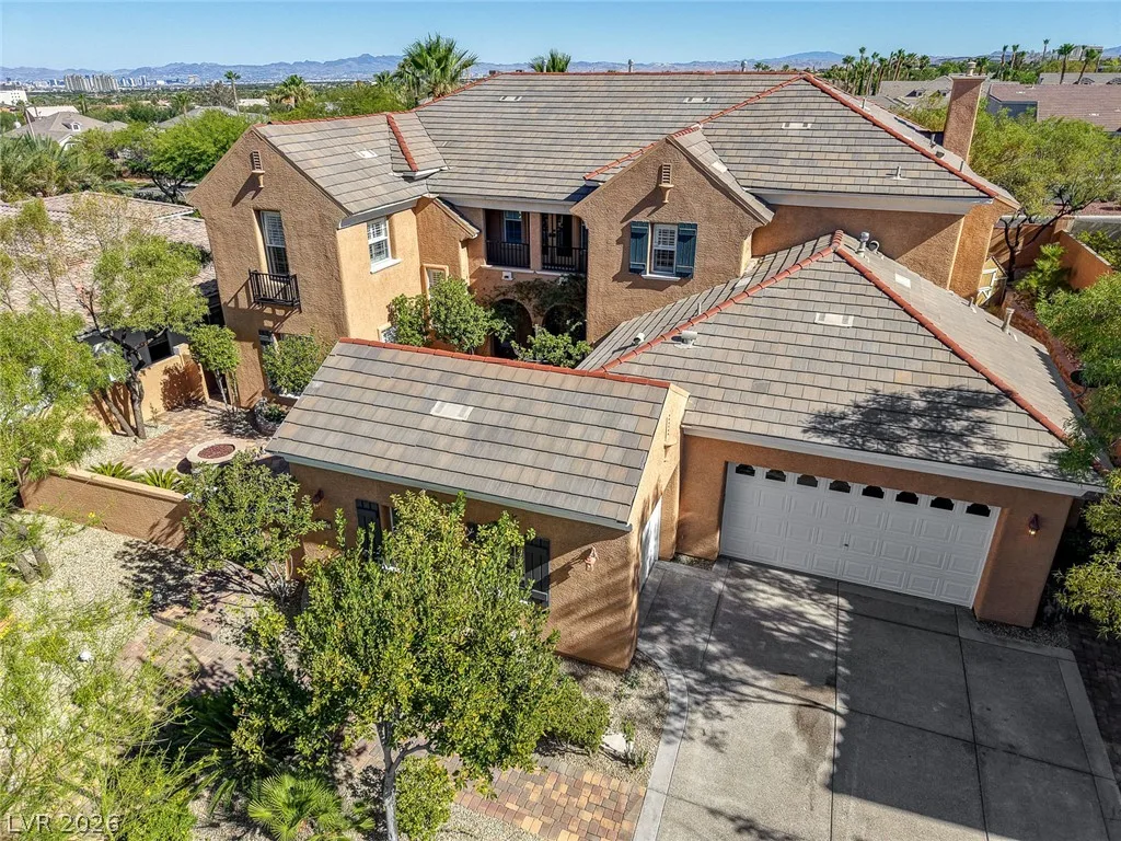 10721 BERINGER Drive — photo 1